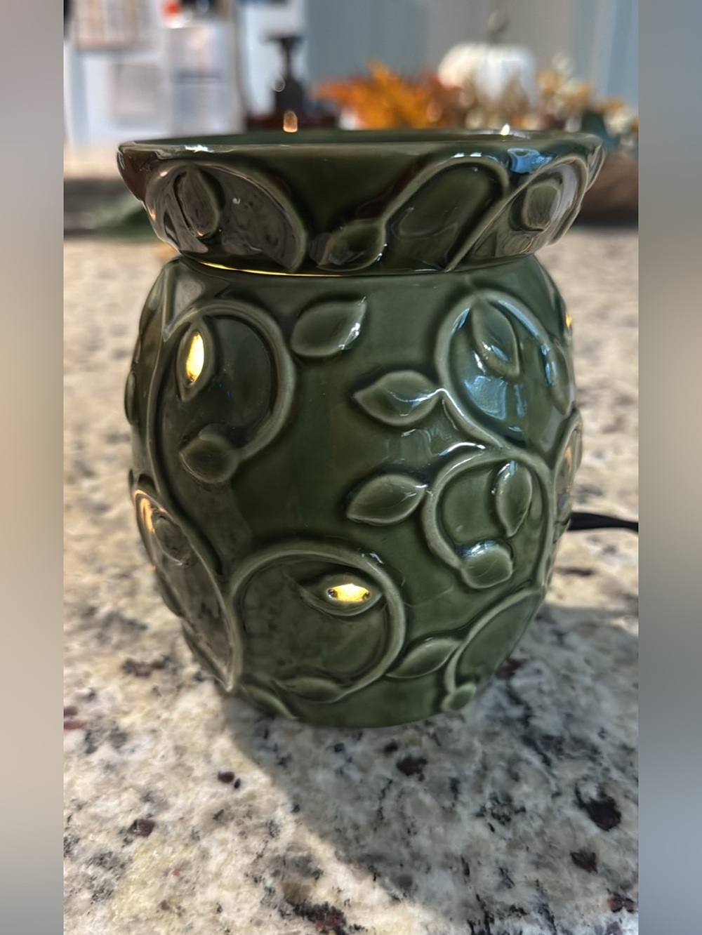 Full Sized Electric Wax Warmer - Garden Vine, Olive Green